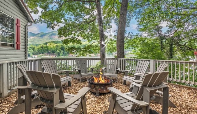 4BR~Mountain Views Firepit | Game Room | Free Tix