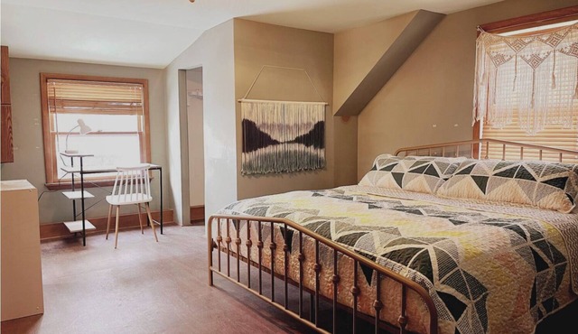 4BR Near CVNP,Sleeps 10,Cuyahoga Falls,Pets Ok