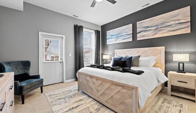 4BR Near Soulard Market | Arcade Basement & Huge Dining | Sleeps 14 | STL