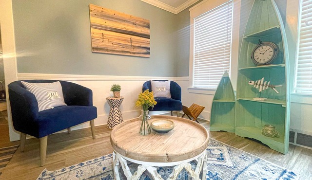 4BR New England Style Home