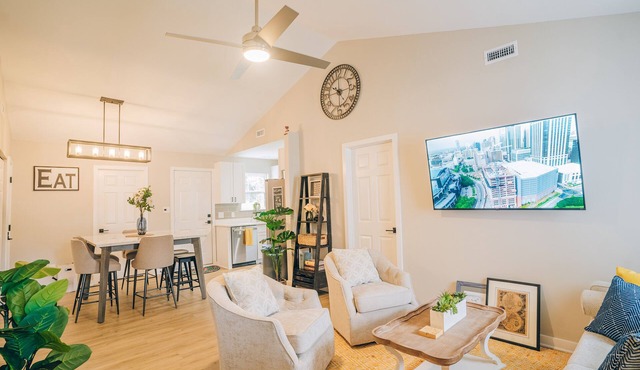 4BR Oasis w/King & Private Yard near Downtown