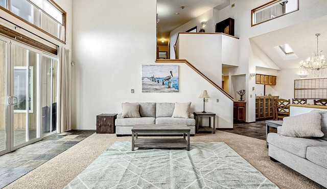 4BR Oceanfront Oasis w/Patio, Views & Games