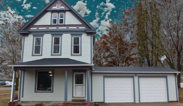 4BR Pepin Home for 10! 1 Block from Lake Pepin & Dog‑Friendly