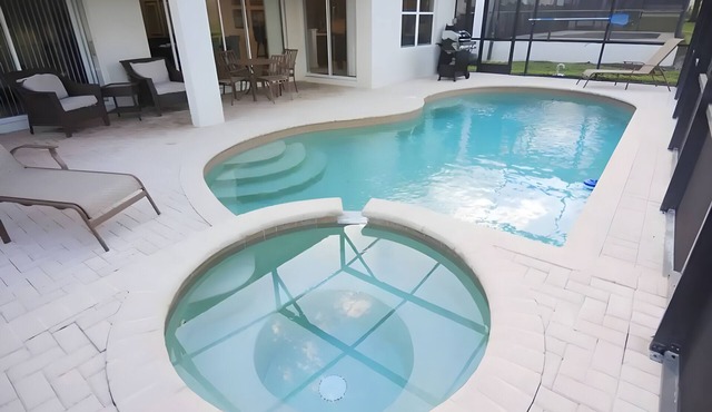 4BR Pool Home & Game Room - Windsor Hills (7739TB)