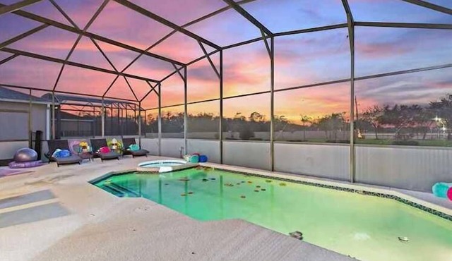 4BR Pool Villa with Spa, Near Disney - Gated Resort!