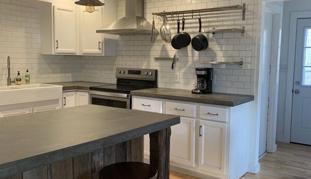 4BR Private House near Biltmore, Downtown, & Parkway