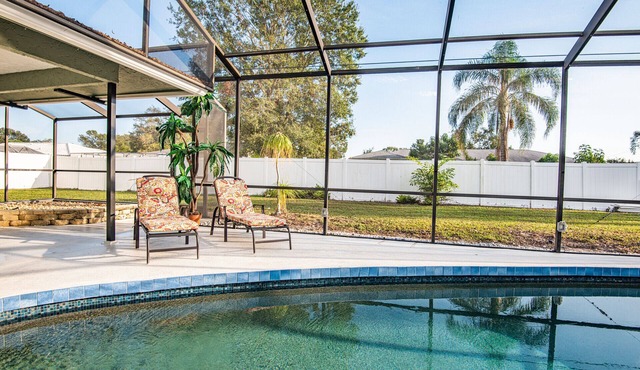 4BR Private Pool Home, Screened Lanai, & 3mi to SRQ Airport