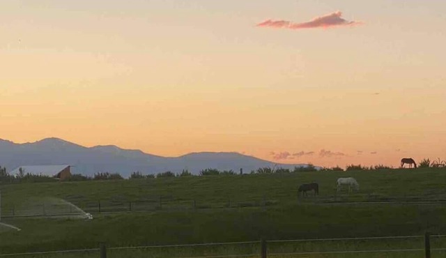 4BR Ranch w/Games + Deck + VIews | 4 Mi to Town