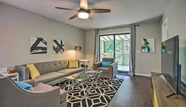 4BR Retreat off Tunnel Vision, near Bike Park Golf Hike Swim Pickleball Kayak