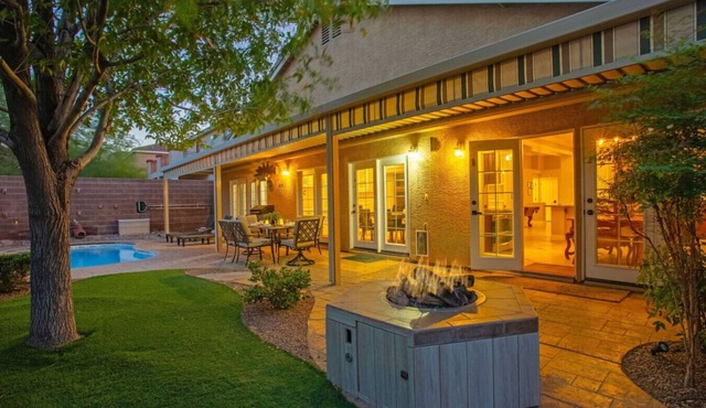 4BR Retreat w/Pool and BBQ