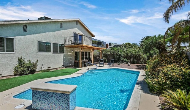 4BR Retreat w/Private Pool & BBQ Near the Strip