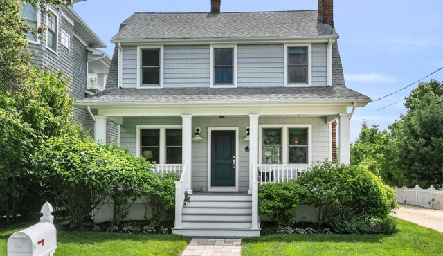 4BR Rumson Cottage with Back Porch Water Views, Steps to Beach & Town