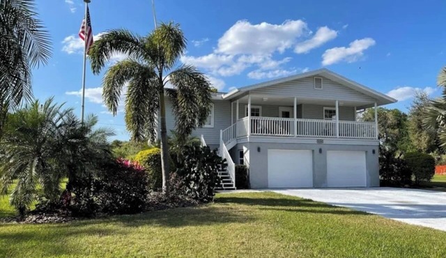 4BR Sleeps 12 | Game Room | Near Beaches 4 Groups