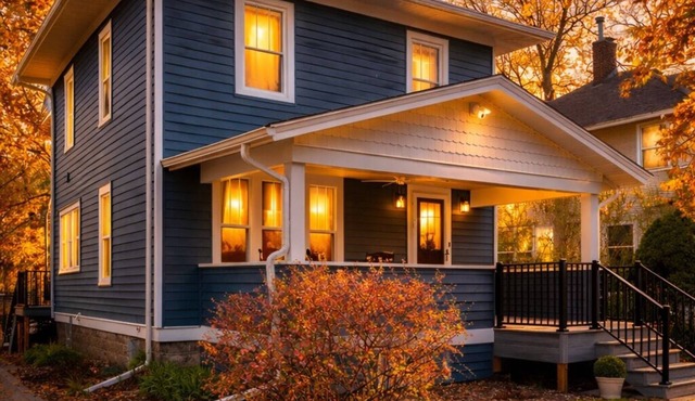 4BR Upscale Family Retreat Near UNI, Sleeps 13