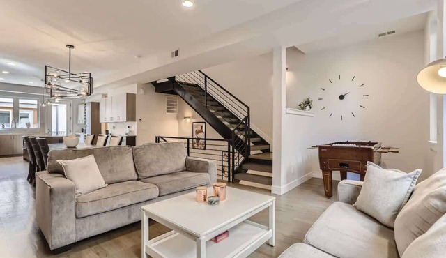 4BR Upscale Townhome/Roof Top w/Skyline Views