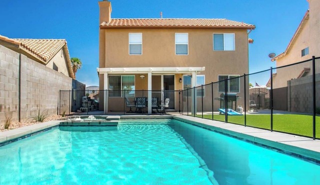4BR Vegas Home w/NEW Pool & Spa! Oasis of Luxury