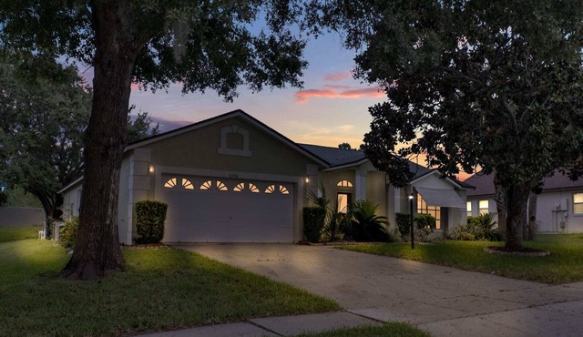 4BR w/Private HEATED Pool + Hot Tub + Grill