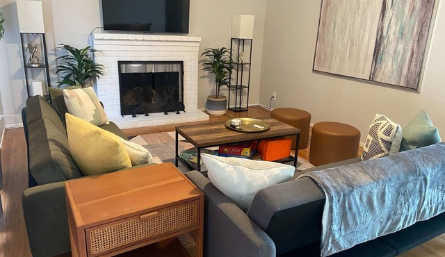 4BR Wine Country Modern Home: Ping Pong & Cornhole