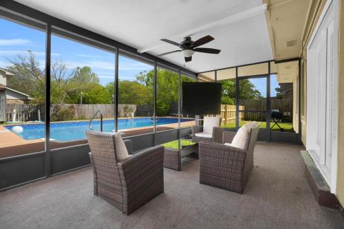 4BR with Pool , Grill , Relaxing and Family Friendly