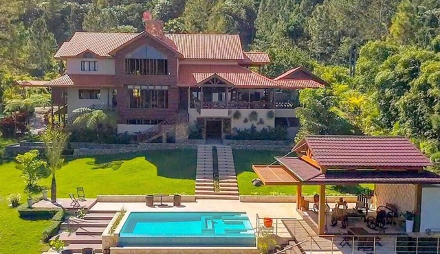 ®4BR{Wood~Mountain~Villa} @Jarabacoa +Heated Pool