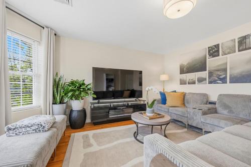 4BR World Cup Base-Sleeps 11-Easy Met-Life Access-Grand Central 30 mins