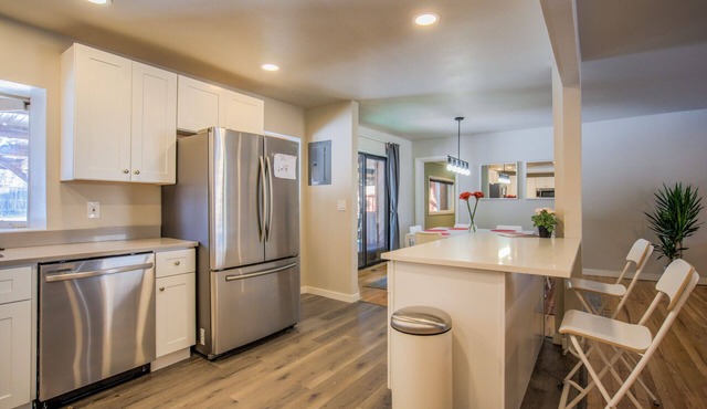 4brbroadmoor Retreathottub, Firepit, Near Trails