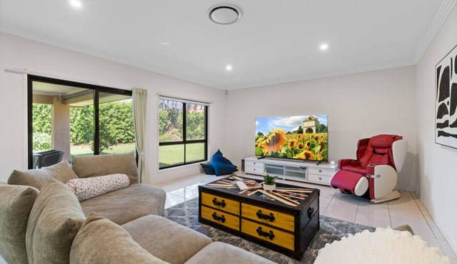 4BSpacious Cozy Family Entertained home @Parkinson