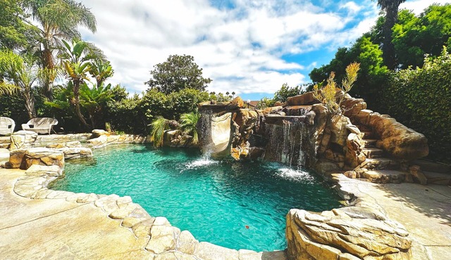 4DAY & HOLIDAY DEAL! POOL+SPA+SLIDE! WALK TO BEACH, CLOSE TO DISNEY NO CROWDS!