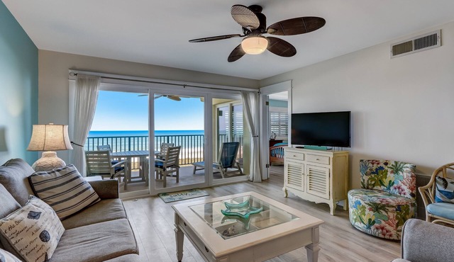 4th Floor, 2 Bed/2 Bath Oceanfront condo sleeps 6. Beach view balcony & pool