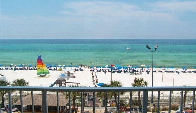 4th Floor on the beach! RIGHT ABOVE THE POOL. Unbeatable view!