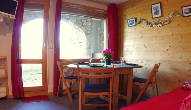 4th floor, terrace, ski locker, 24m², Valmorel