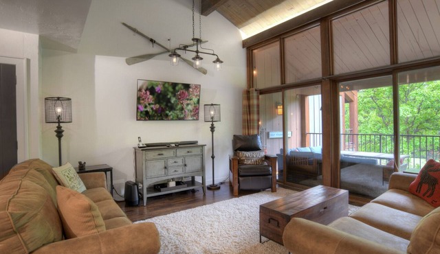 4th Hole Hideaway (#757) |10 min to Ski - Golf - AC/Pool/Hot Tub/Fitness/Deck