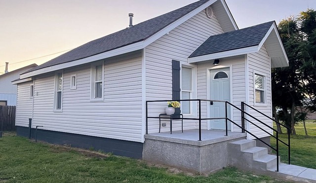 4th Street Suite - Newly Remodeled Vacation Home in Atwood