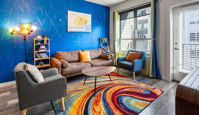 4th Street Suites - Splash King Bed Suite