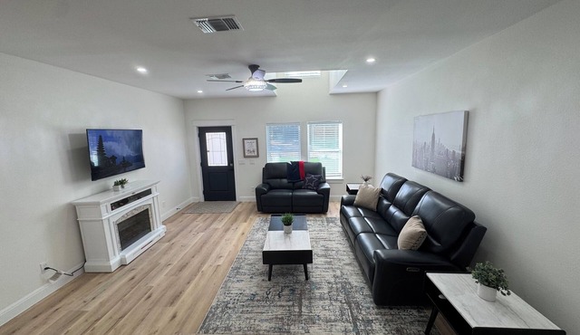 #4Townhome Luxury ,3bedrooms,close La Cantera,Rim,SixFlags,Seaworld,Riverwalk.