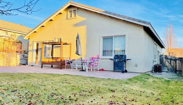 4TVs/6 Beds/Pet Ok/Sleeps 10