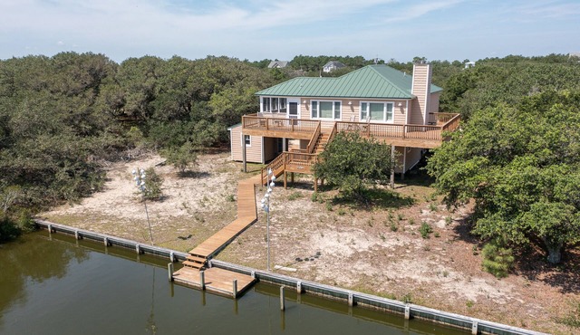 4x4 Carova, WaterFront, Dock, Wild Horses, Hot Tub