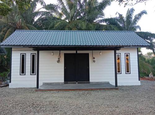 4X4 HOMESTAY & KOPITIAM