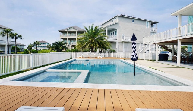 5/4 Beautiful Family home w/Pool-Spa-Fire Pit. Gulf view, short walk to beach