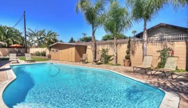 5,500/Month – Corporate Housing, Insurance Claims, Relocation, Pets Welcome
