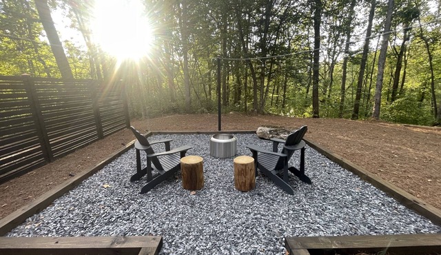 5.5mi to Helen-Couples Shower-Private Fire Pit
