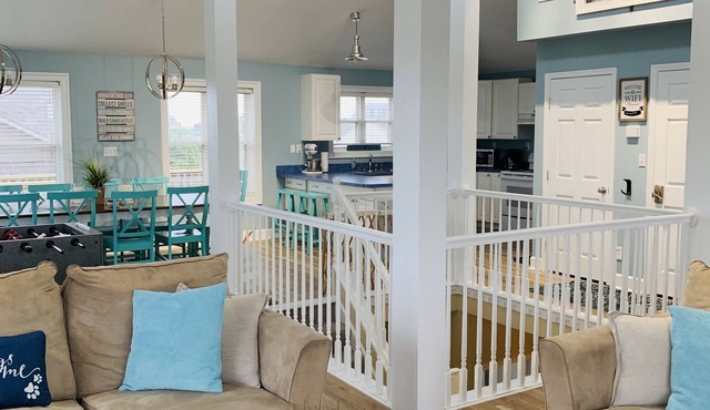5-7 minute walk to ocean OR sound Hot tub Pet Friendly Game Room Huge Decks