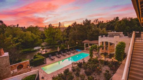 5 Acre Estate w Lake Pool Hot Tub De Luz by AvantStay