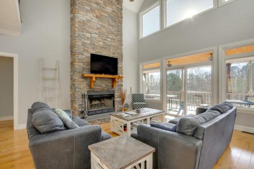 5-Acre Hideaway on Pickwick Lake Great for Groups