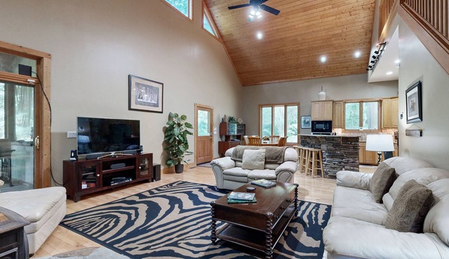 5-Acre Hideaway | Screened Porch | Tall Ceilings, Office Loft | Wildlife