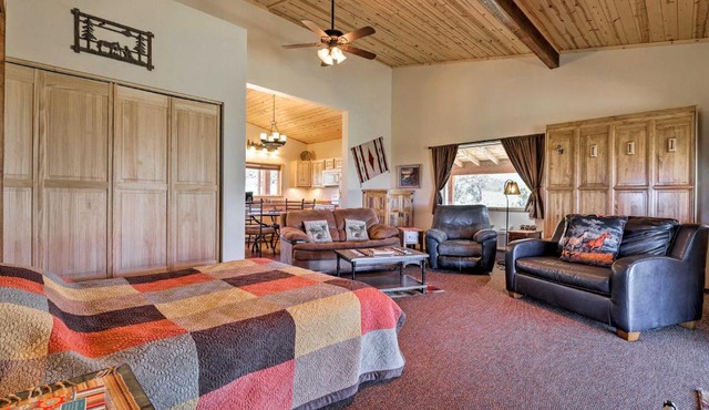5-Acre Moab Studio with BBQ and Stunning Mtn Views