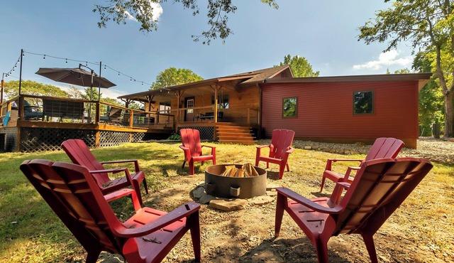 5 acre Paradise-Shawnee Wine Trail, Pool, Pond, Firepit, Pet Friendly