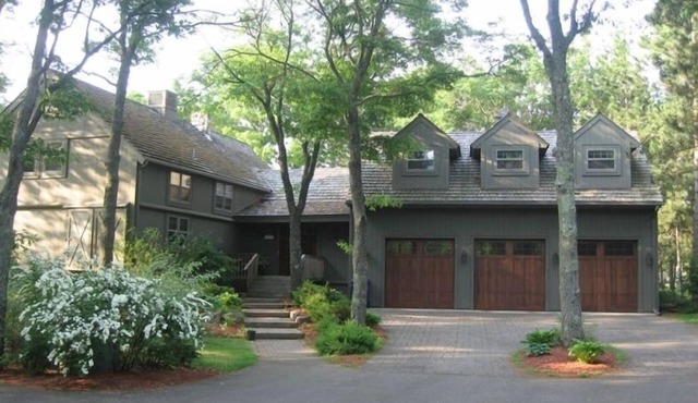 5 Acre property. Private TENNIS and PICKLEBALL COURT. Sandy Beach, Good Fishing.