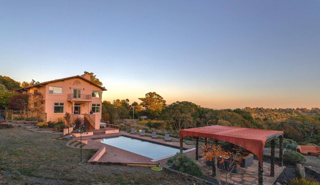 5 Acre Villa Retreat w/Vineyard, Pool, & Spa
