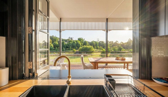 5 Acres Farmstead with Lakeview at Tamborine Mountain